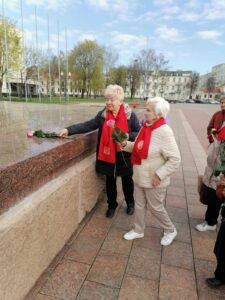 Возложения к памятнику В.И.Ленина прошли во всех районных центрах области