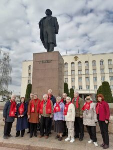 Возложения к памятнику В.И.Ленина прошли во всех районных центрах области